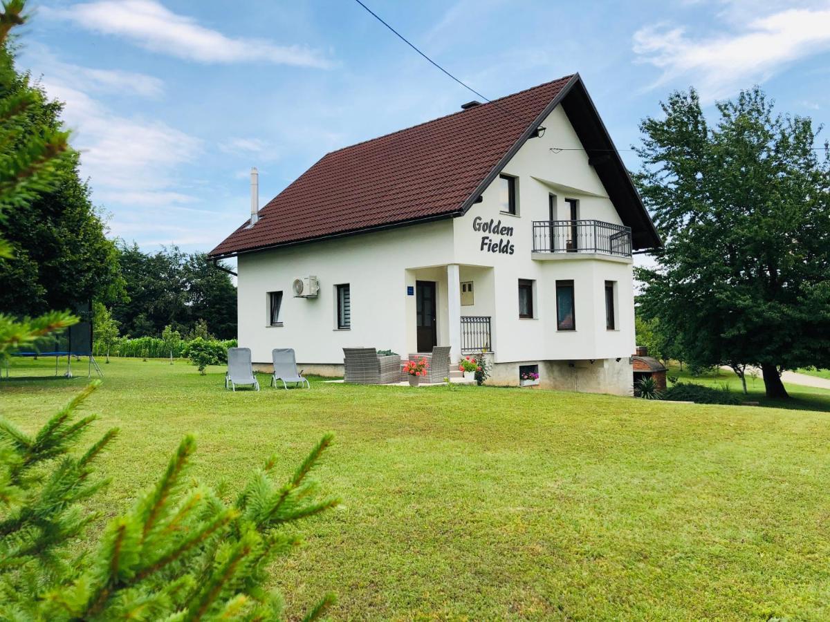 Apartment Golden Fields Smoljanac Esterno foto