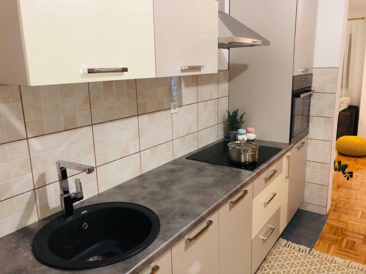 Apartment Golden Fields Smoljanac Esterno foto
