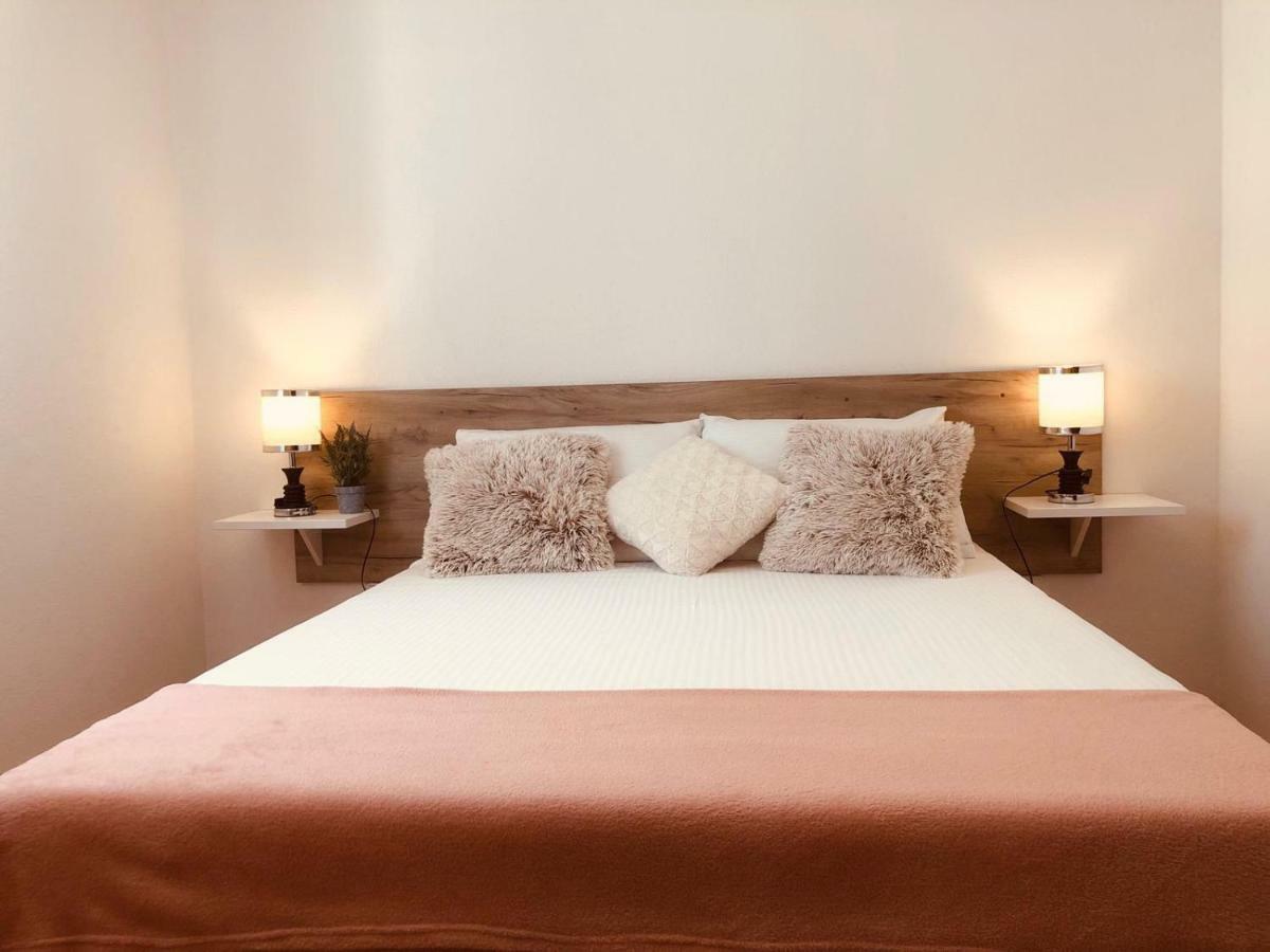 Apartment Golden Fields Smoljanac Esterno foto