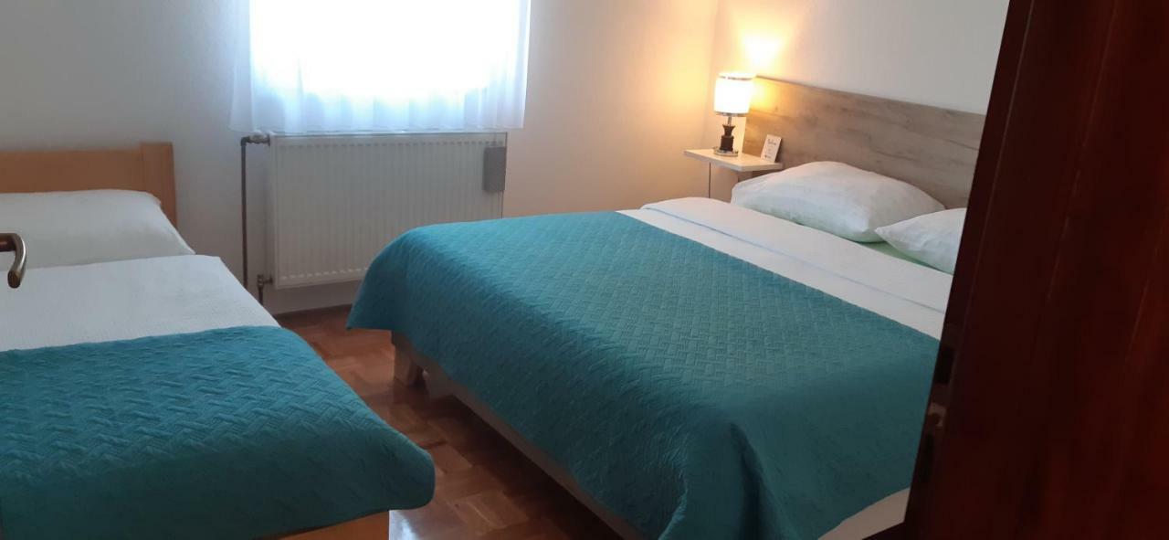Apartment Golden Fields Smoljanac Esterno foto